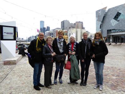 Im Juli 2015 folgte Bettina Jaschka einer Einladung nach Australien und besuchte Susan Baron und Susan Mills, einer Tochter von Fritz Hauser, in Melbourne